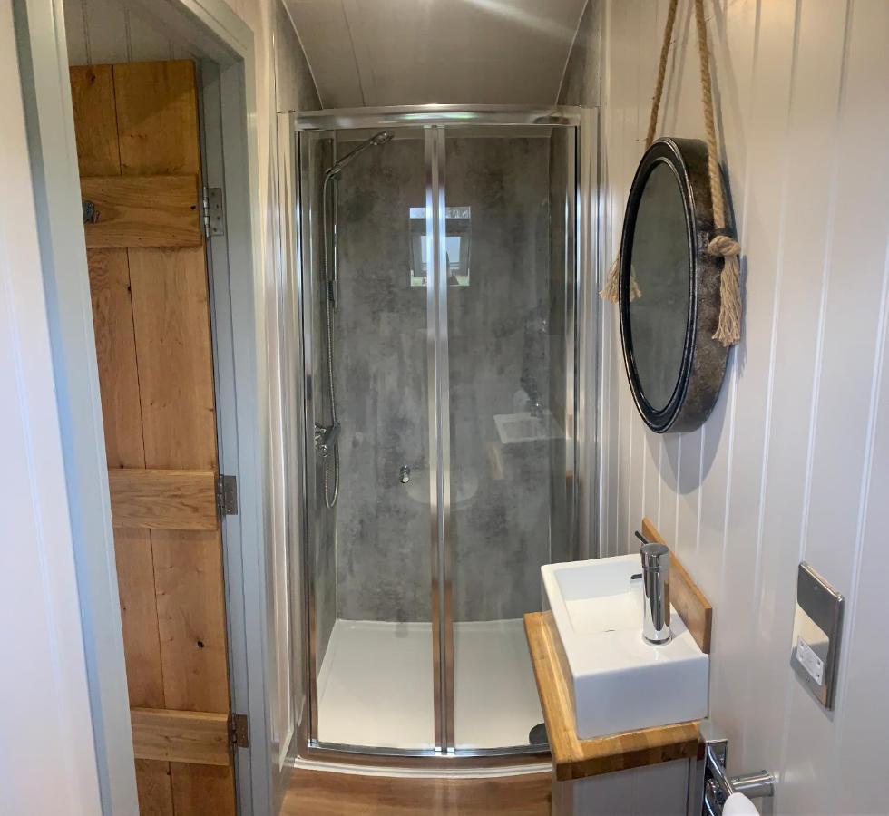 Springwood Shepherd Huts Glamping * York