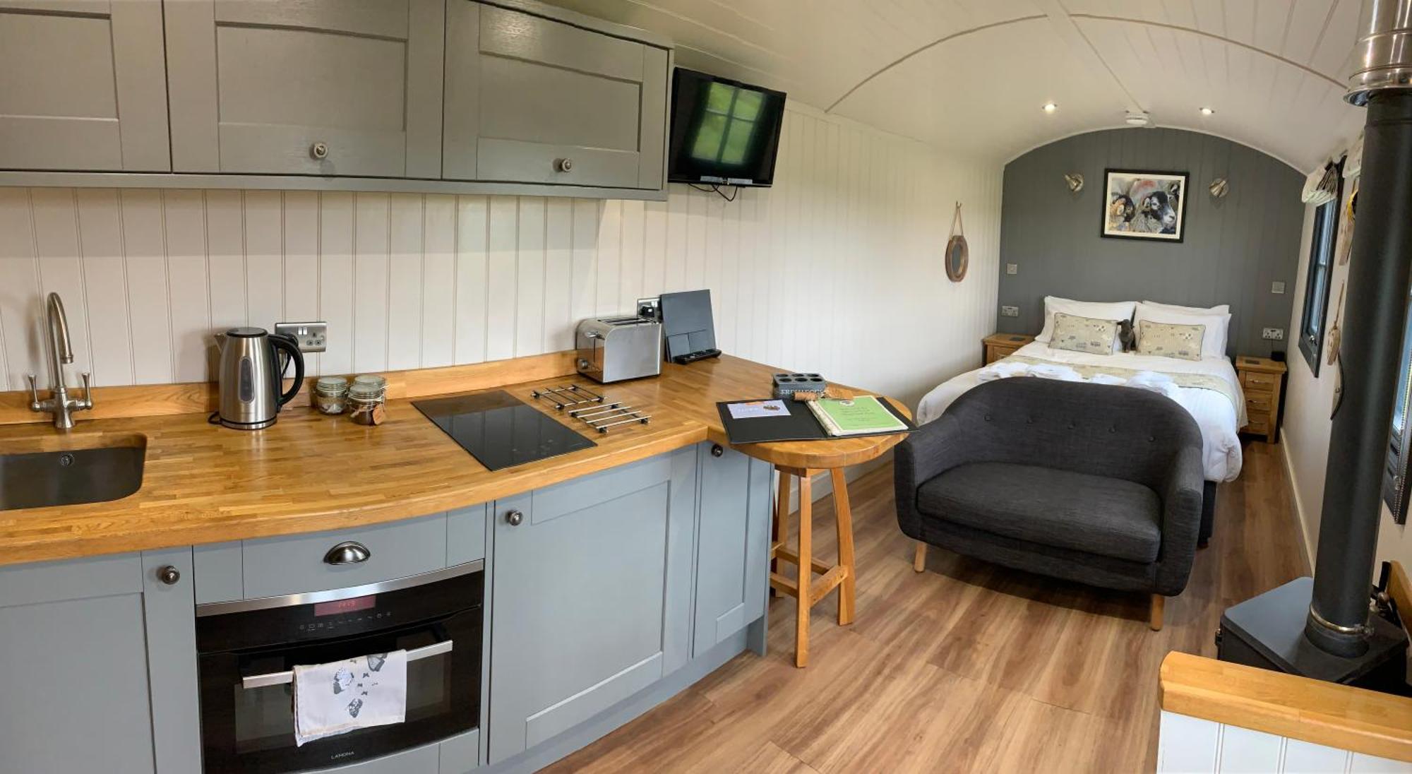 Springwood Shepherd Huts Glamping
