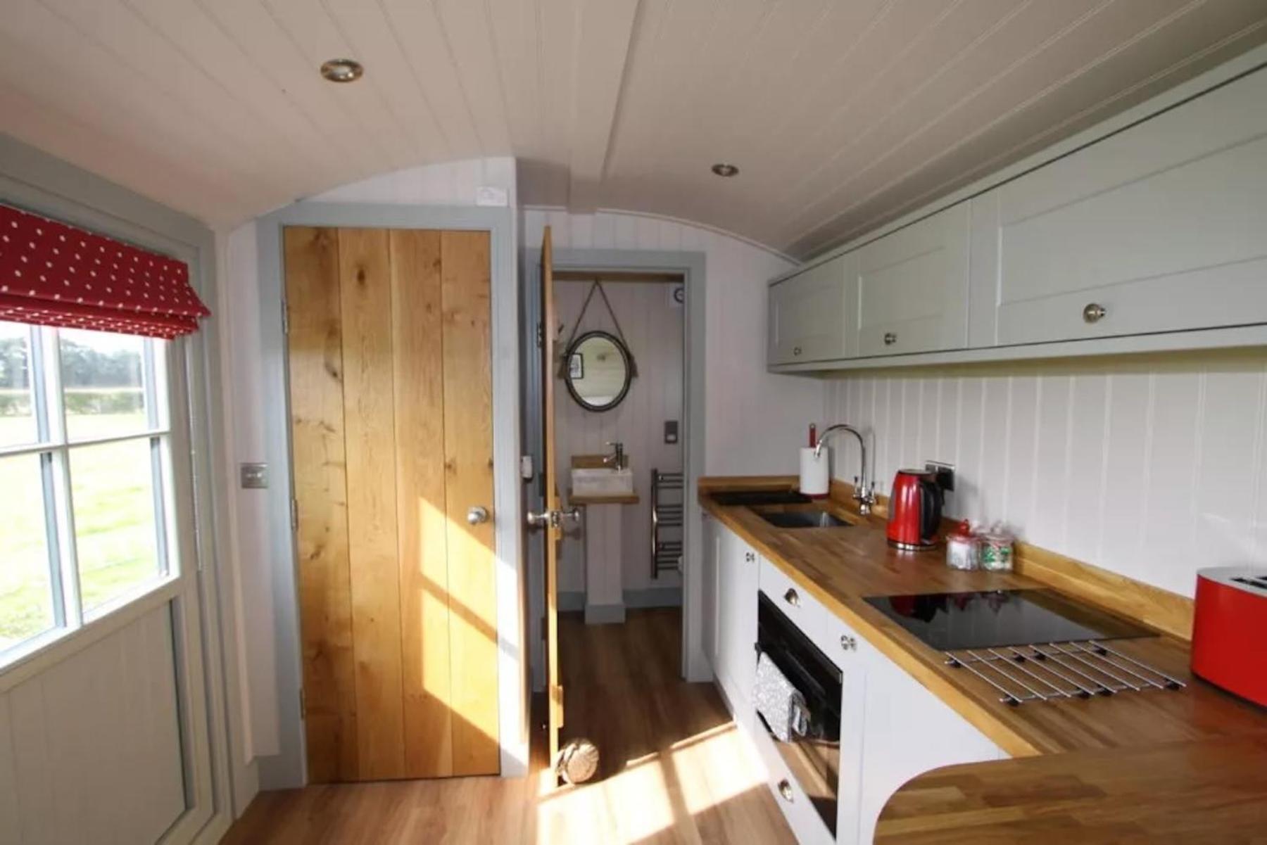 Springwood Shepherd Huts Glamping *